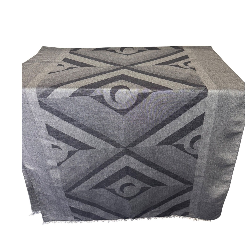 The Metropolitan Museum of Art Geometric Wool Blend Scarf Gray‎ 29x76